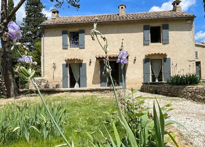 Maison De Charme Avec Jardin - Centre Village, Pont Du Gard 5 Min, Uzes